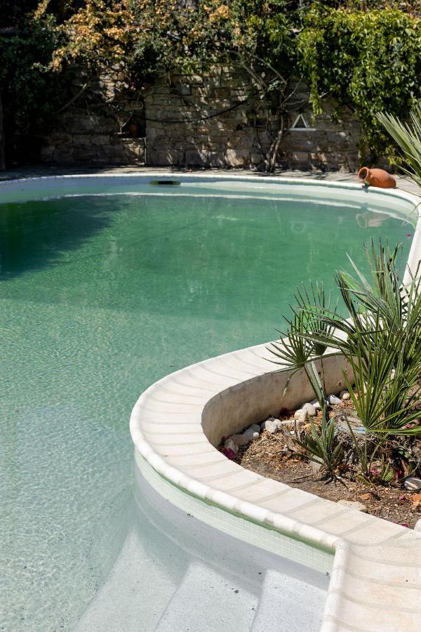 Daphne'S Lux Villa Paraspori  ภายนอก รูปภาพ